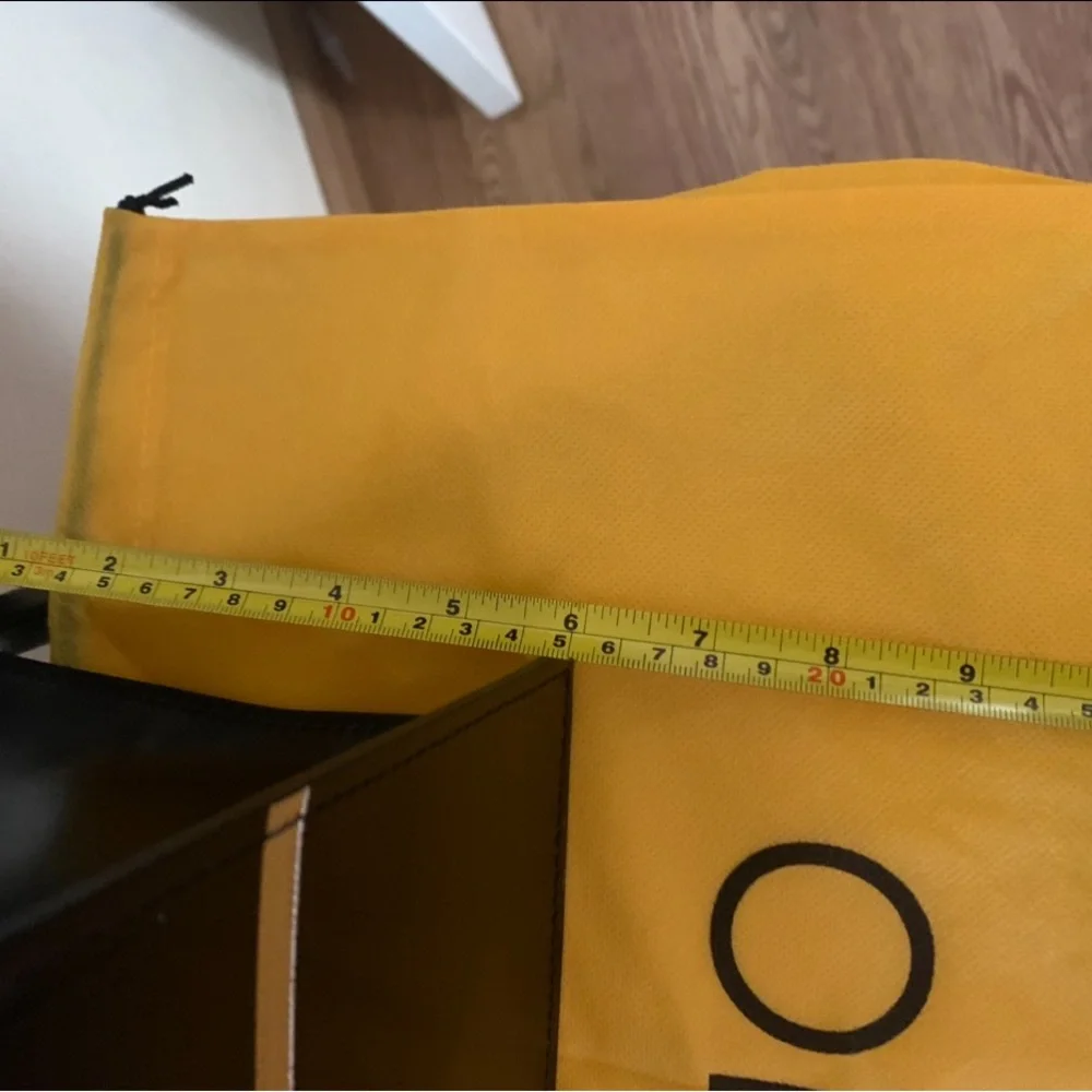 New Valentino Italian Leather Large tote bag - Picture 10 of 16